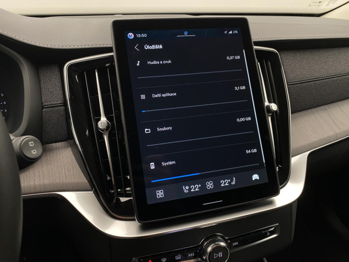 Volvo XC90 B5 AWD AUT DARK PLUS 7míst na operativní leasing