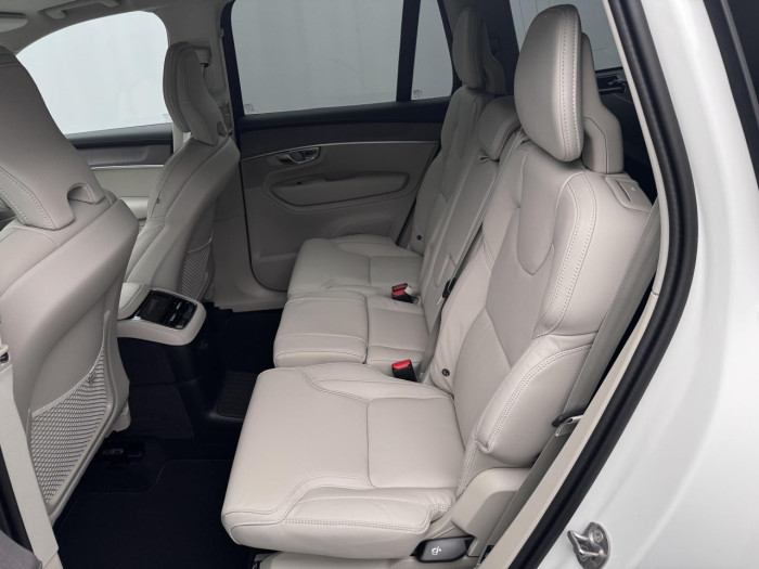 Volvo XC90 T8 AWD RECHARGE BRIGHT PLUS 7m na operativní leasing