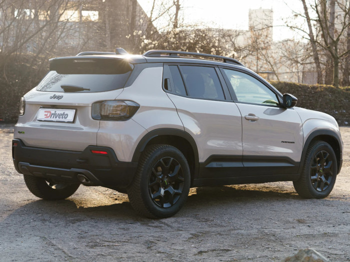 Jeep Avenger Altitude 1.2T e-Hybrid 81 kW Benzín Automatická převodovka na operativní leasing