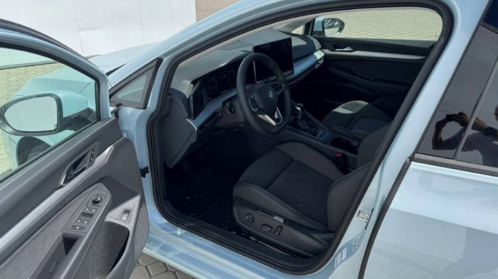 Volkswagen Golf Variant People 6G 1,5TSI / 85kW na operativní leasing