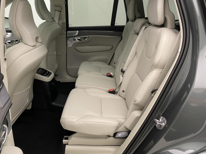 Volvo XC90 T8 AWD Plug-in DARK ULTRA na operativní leasing