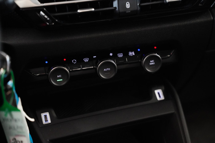 Citroën C4 1.2 PureTech 96 kW Feel Pack na operativní leasing