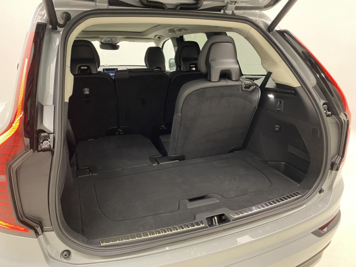 Volvo XC90 B5 AWD AUT DARK PLUS 7míst na operativní leasing
