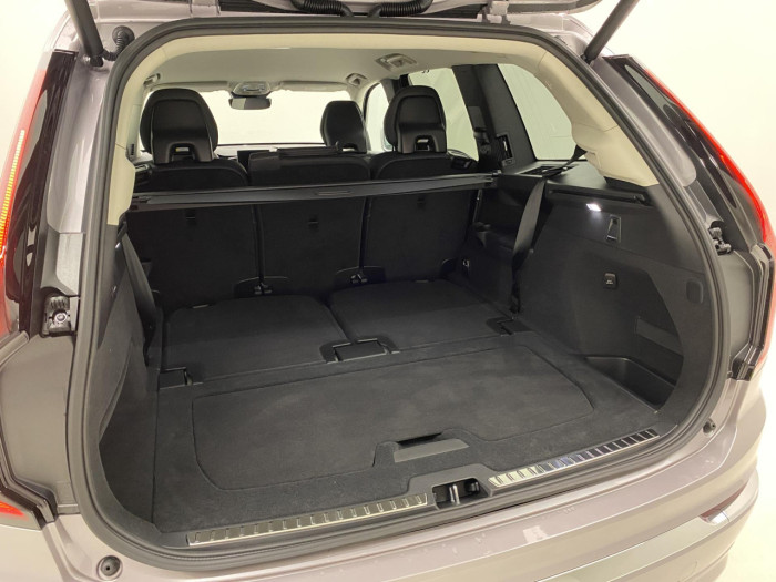 Volvo XC90 T8 AWD Plug-in BRIGHT PLUS 7m na operativní leasing