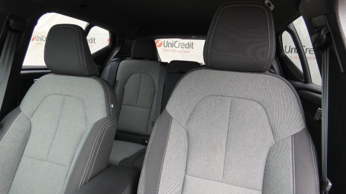 Volvo XC40 B3 PLUS DARK na operativní leasing