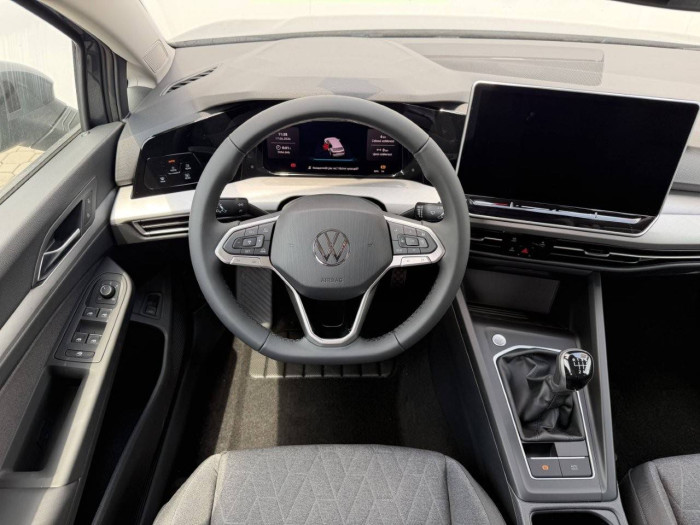 Volkswagen Golf Variant People 6G 1,5TSI / 110kW na operativní leasing