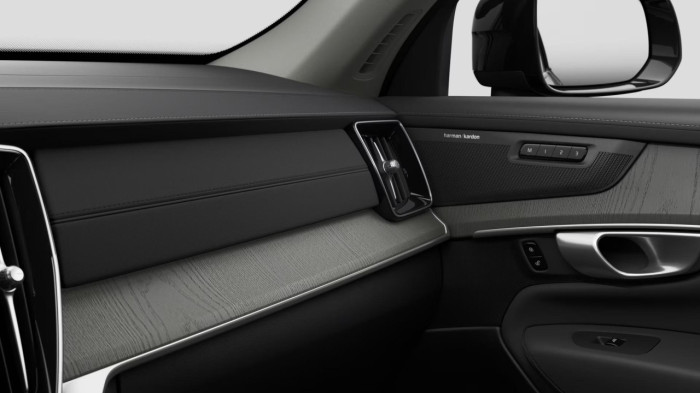 Volvo XC90 T8 AWD Plug-in DARK PLUS 7m na operativní leasing