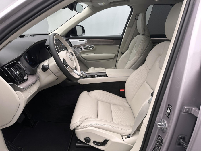 Volvo XC90 B5 AWD AUT DARK ULTRA 7 míst na operativní leasing