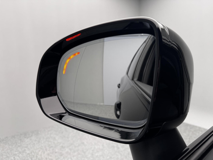 Volvo XC60 B5 AWD AUT PLUS BLACK EDITION na operativní leasing