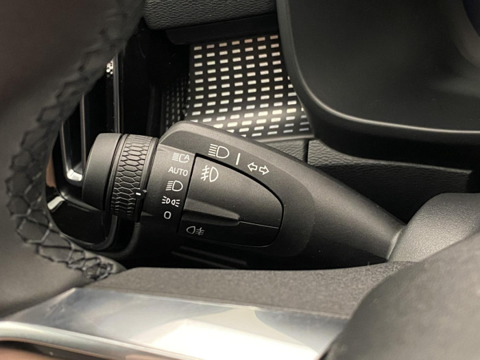 Volvo EC40 BLACK EDITION SINGLE EXT ULTRA Edition na operativní leasing