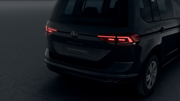 Volkswagen Touran 1,5 TSI 110 kW EVO2 6G na operativní leasing