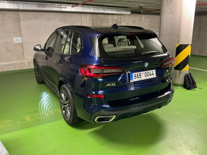 BMW X5 xDrive 40i M Sport na operativní leasing