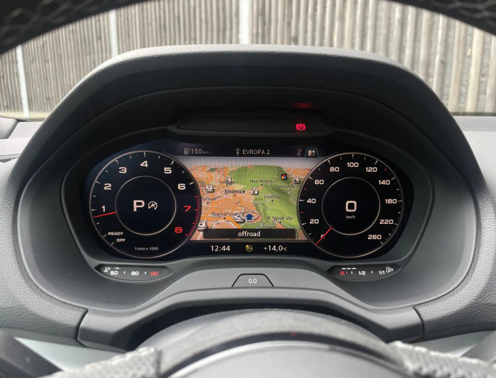 Audi Q2 S line 1.5 TFSI 110 kW Benzín Automatická převodovka na operativní leasing