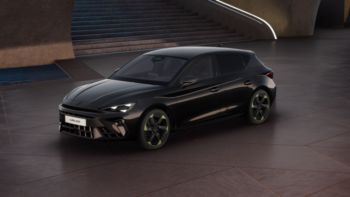 Cupra Leon Tribe 1.5 eTSI 150k DSG na operativní leasing