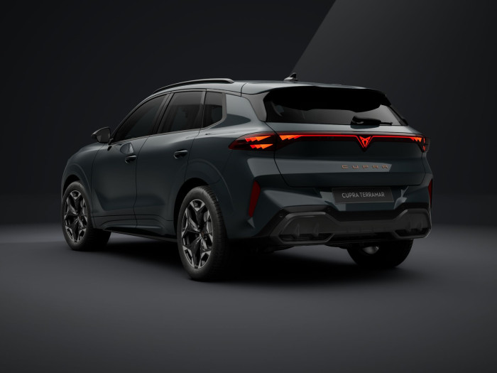 Cupra Terramar VZ e-HYBRID 272k DSG na operativní leasing