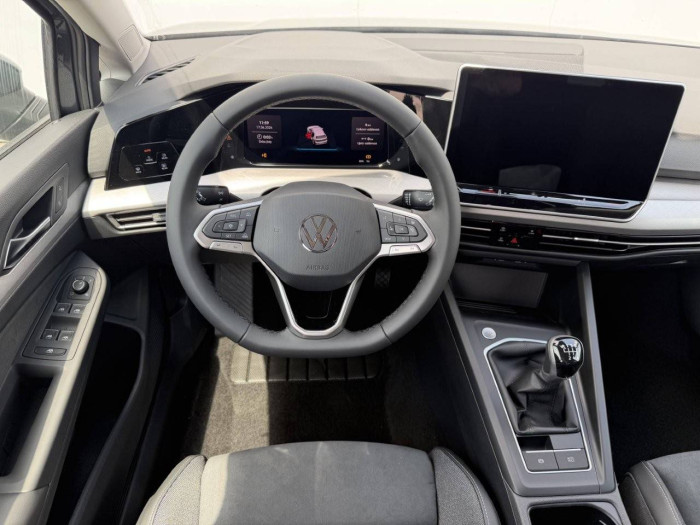 Volkswagen Golf People 6G 1,5TSI / 85kW na operativní leasing