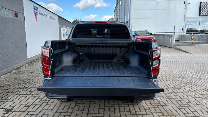 Isuzu Double cab V-CROSS 4X4 AT na operativní leasing