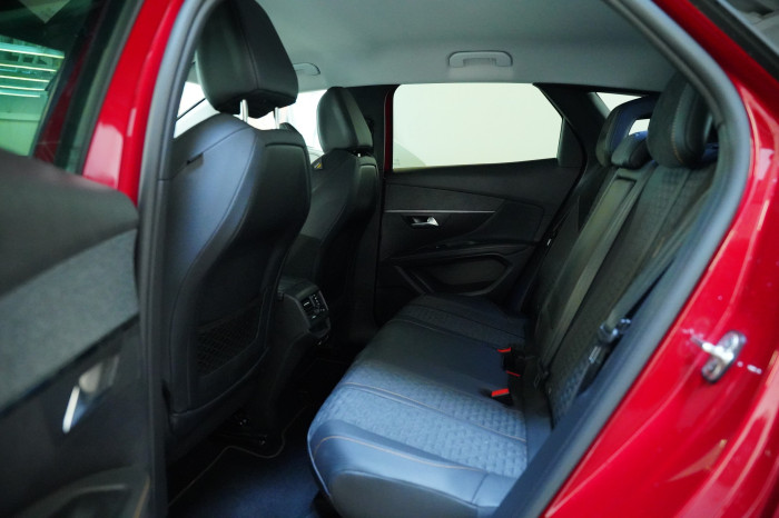Peugeot 3008 1.5 Blue-HDi 96 kW Roadtrip na operativní leasing