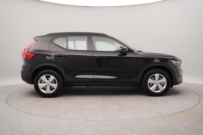 Volvo XC40 B3 AUT ESSENTIAL na operativní leasing
