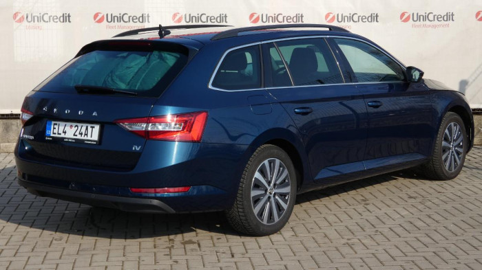 Škoda Superb 1.4 TSI iV Ambition DSG na operativní leasing