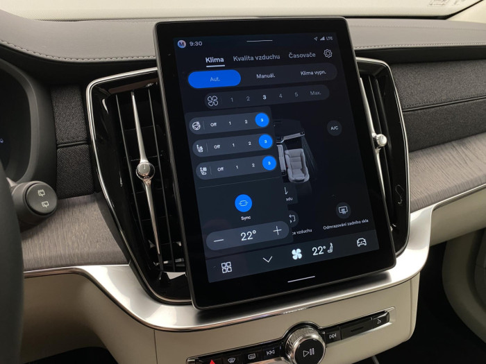 Volvo XC90 T8 AWD Plug-in BRIGHT PLUS 7m na operativní leasing
