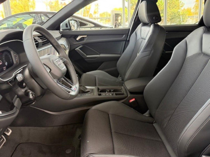 Audi Q3 Advanced 35 TFSI Stronic na operativní leasing