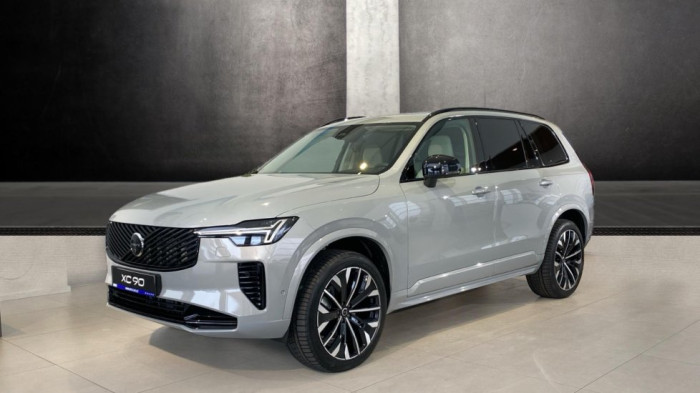 Volvo XC90 PLUS DARK, T8 AWD, 228+107 kW / 310+145 HP na operativní leasing
