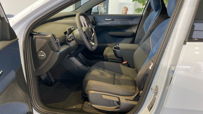 Volvo EX30 CORE, Single Motor, 200 kW / 272 HP na operativní leasing