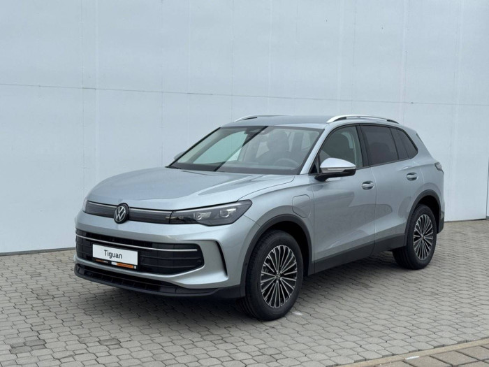 Volkswagen Tiguan People eHybrid 6DSG 1,5TSi / 110kW na operativní leasing