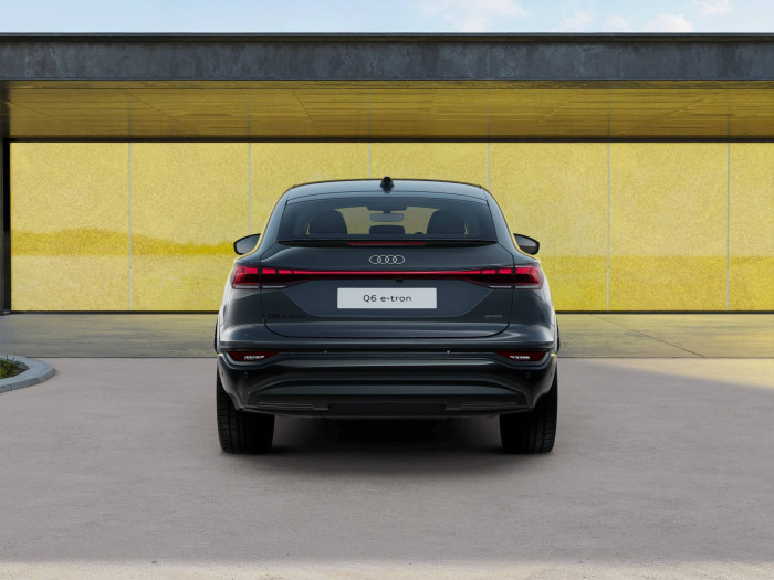 Audi Q6 SB e-tron quattro na operativní leasing