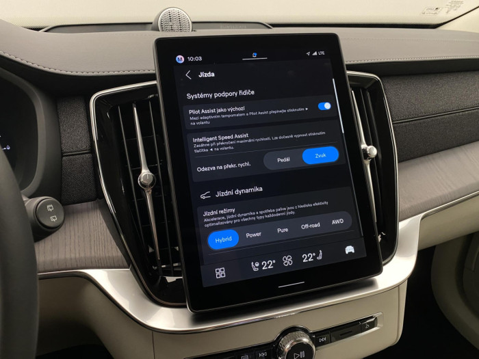 Volvo XC90 T8 AWD Plug-in BRIGHT PLUS 7m na operativní leasing