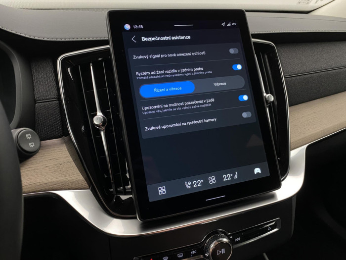 Volvo XC90 T8 AWD RECHARGE DARK PLUS 7m na operativní leasing