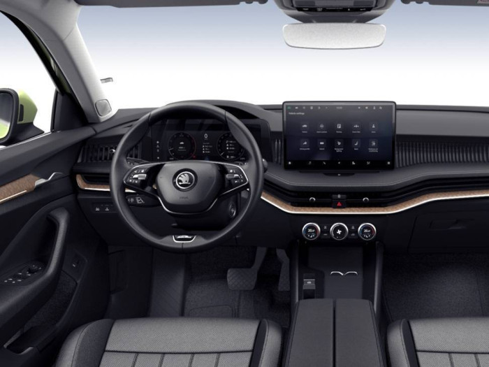Škoda Superb L&K 1,5 TSI m-HEV 110 kW 7DSG na operativní leasing