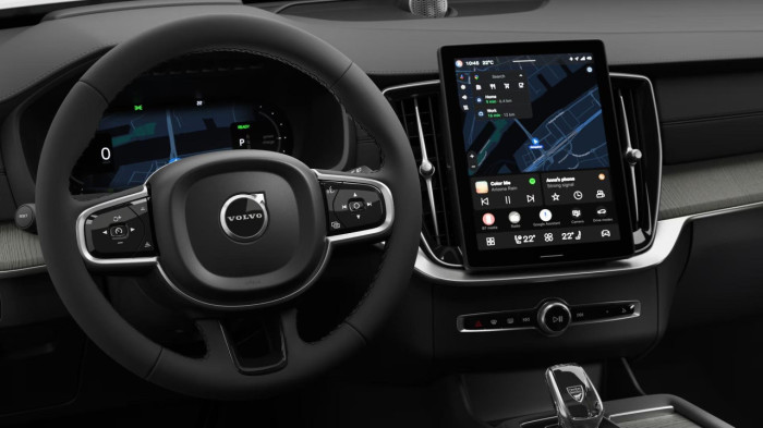 Volvo XC90 T8 AWD Plug-in DARK ULTRA 7 na operativní leasing