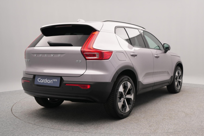 Volvo XC40 B3 AUT DARK PLUS na operativní leasing