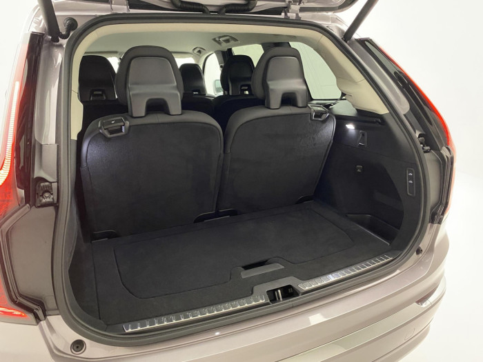 Volvo XC90 T8 AWD RECHARGE BRIGHT PLUS 7m na operativní leasing