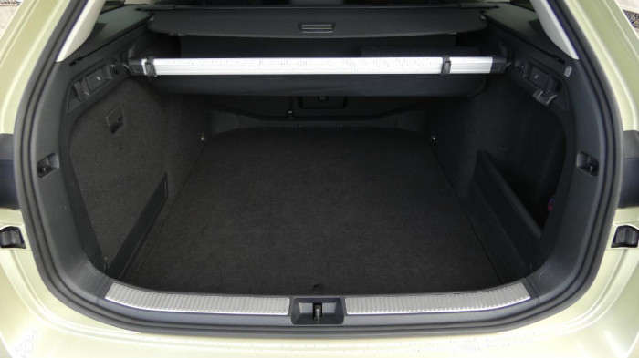 Škoda Superb 2.0 TDI 110kW L&K Combi DSG na operativní leasing