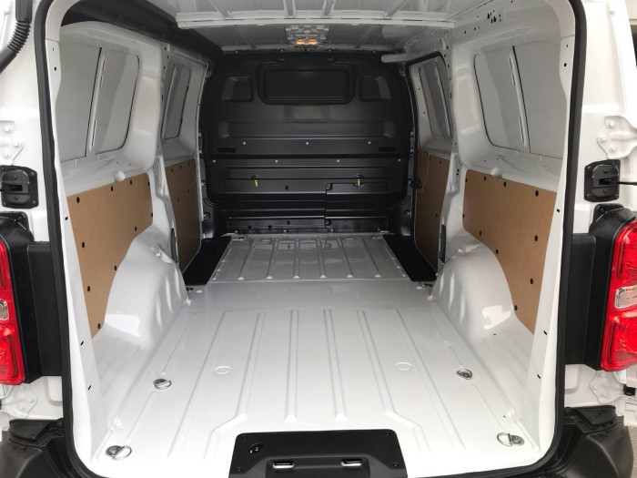 Peugeot Expert L3 MAN6 2,2 BlueHDi / 110kW na operativní leasing