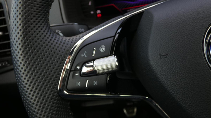 Škoda Karoq 1,5 TSI Sportline na operativní leasing