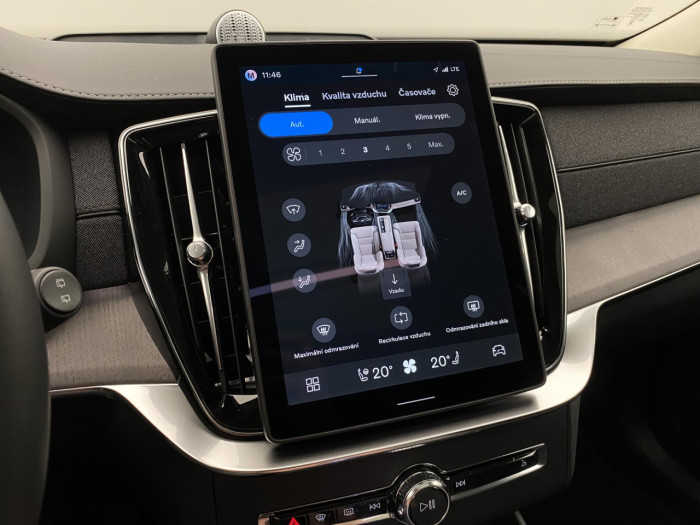 Volvo XC90 T8 AWD Plug-in DARK ULTRA na operativní leasing