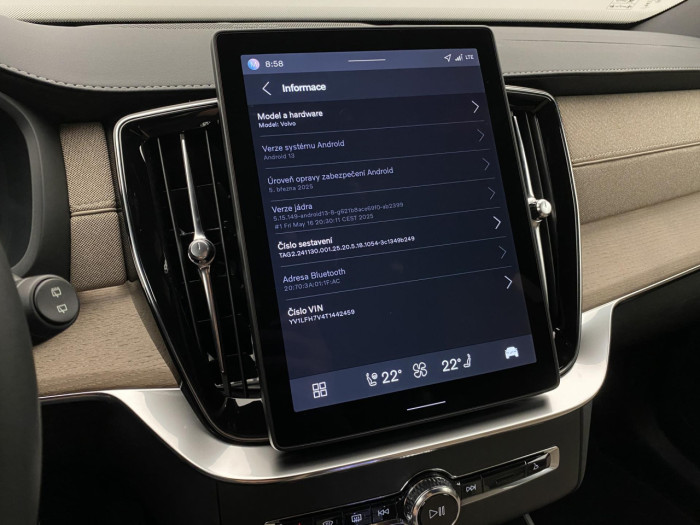 Volvo XC90 T8 AWD RECHARGE BRIGHT PLUS 7m na operativní leasing