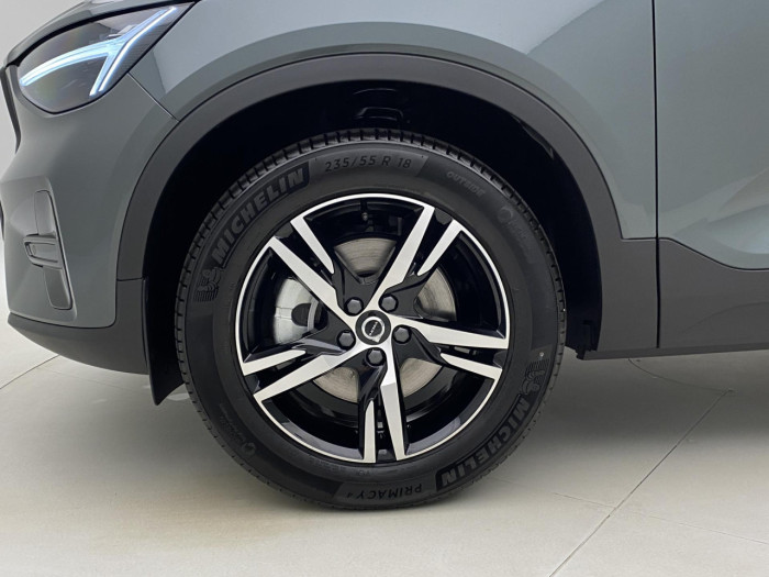 Volvo XC40 B3 AUT DARK PLUS na operativní leasing