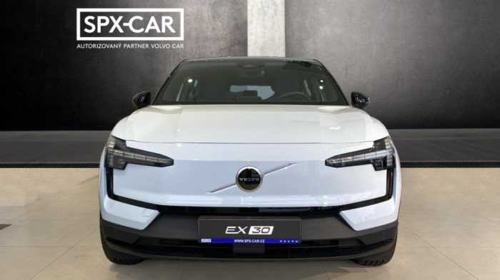 Volvo EX30 PLUS, Single Motor Extended Range, 200 kW / 272 HP na operativní leasing