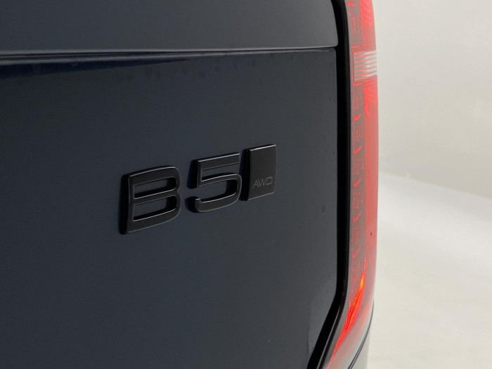 Volvo XC90 B5 AWD AUT BLACK EDITION PLUS na operativní leasing