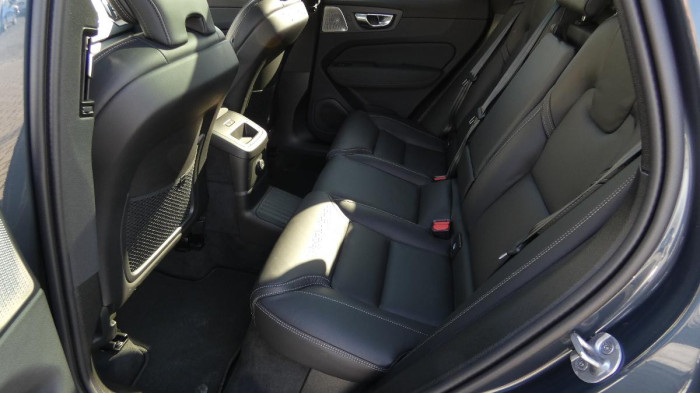 Volvo XC60 T8 Plug-In Hybdrid AWD aut. Ul na operativní leasing