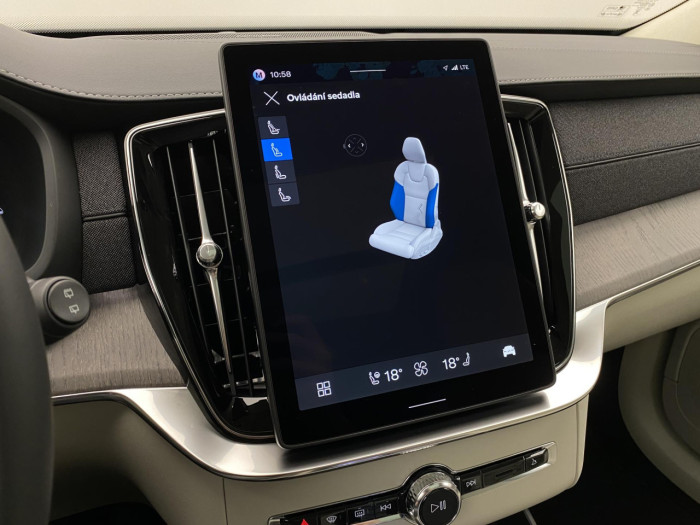 Volvo XC90 T8 AWD Plug-in DARK ULTRA na operativní leasing
