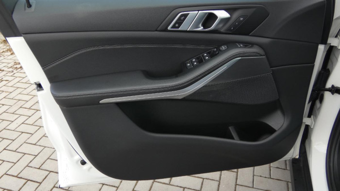 BMW X5 xDrive 40i na operativní leasing