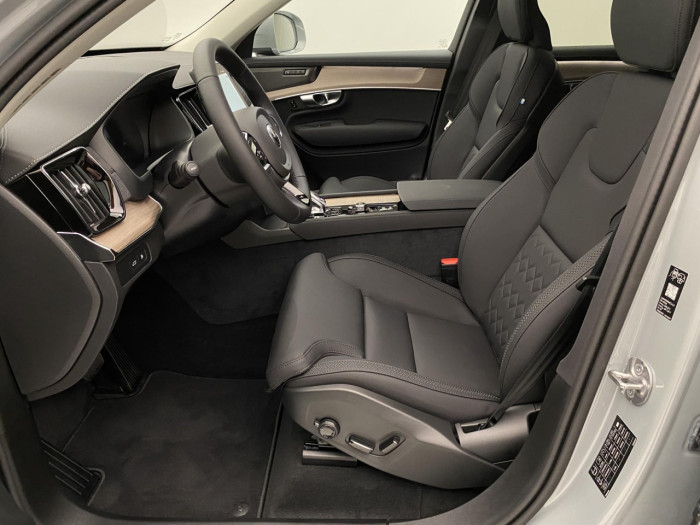Volvo XC90 T8 AWD RECHARGE BRIGHT PLUS 7m na operativní leasing