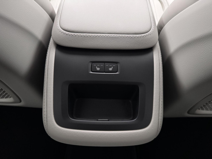 Volvo XC90 B5 AWD AUT DARK PLUS 7míst na operativní leasing