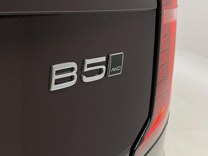 Volvo XC90 B5 AWD AUT CORE 7míst na operativní leasing